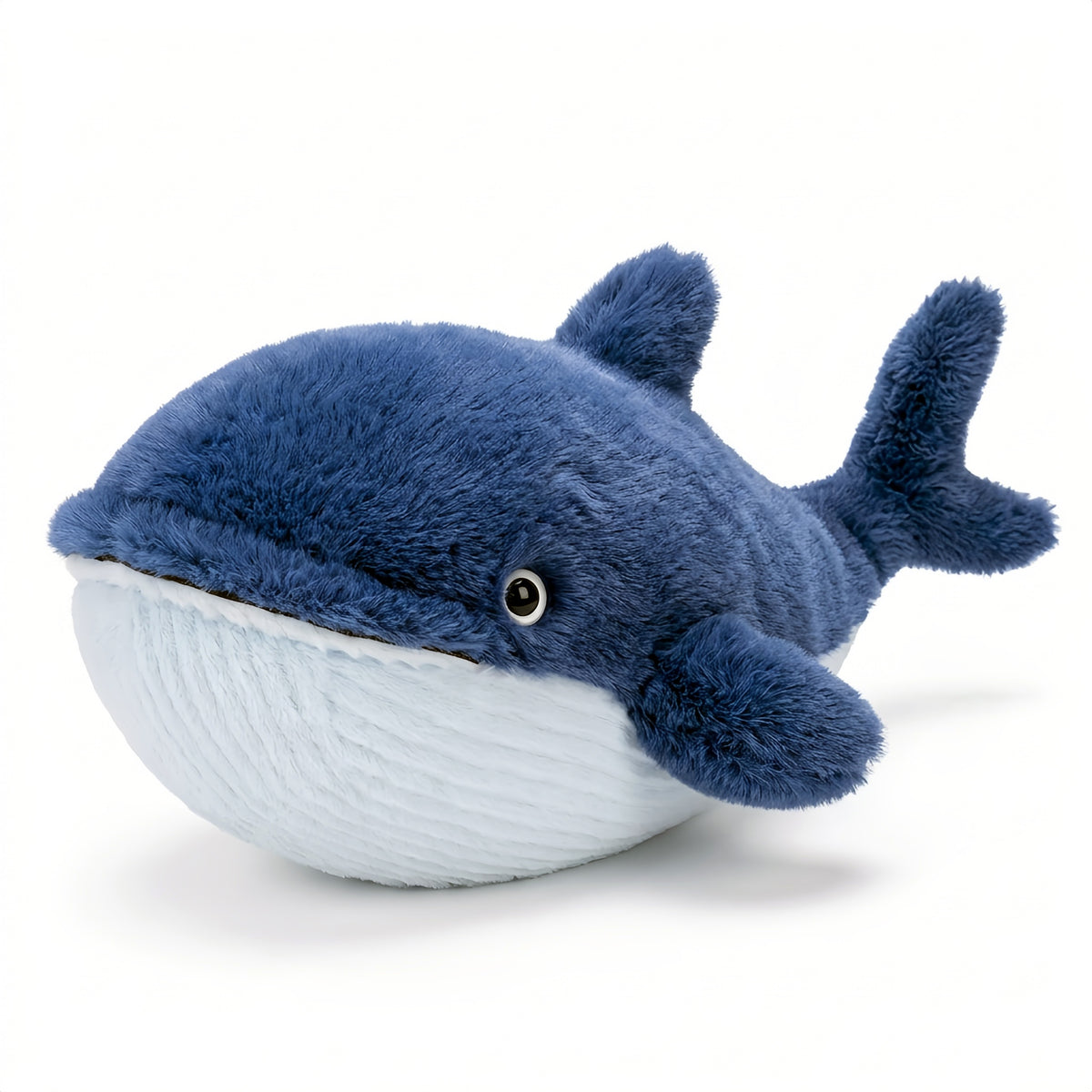 すやすや海の仲間 クジラのぬいぐるみ 深みのあるブルーとお腹の畝模様 白背景