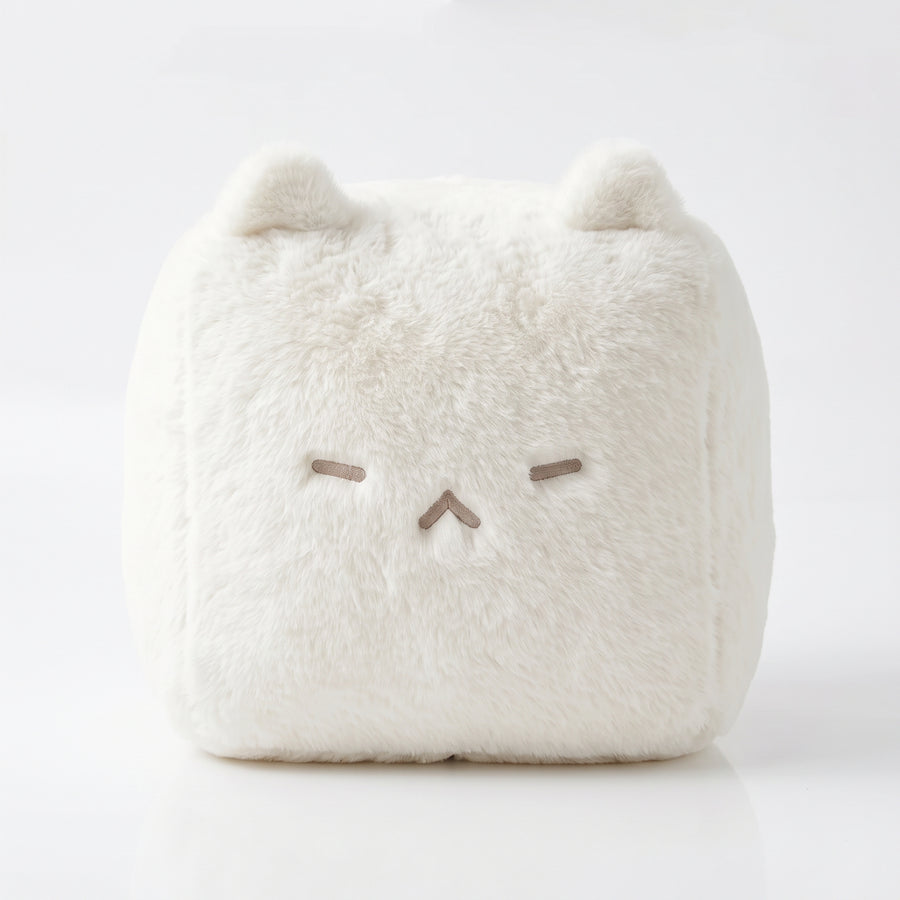キューブ白猫 ぬいぐるみ 正面 白背景 ふわふわクッション