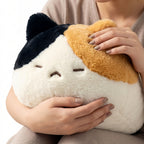 ふわくも抱き枕アニマル 猫 ぬいぐるみ 抱っこ・45cmサイズ感イメージ