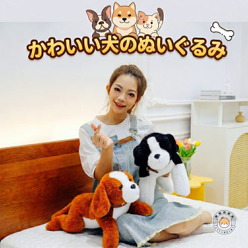 寝室のベッドで愛犬ぬいぐるみに囲まれてリラックスする様子