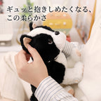 手に取って抱きしめたときのふんわりとなめらかな質感とフレンチブルドッグぬいぐるみの抱き心地