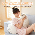 もっちりアザラシ抱きまくら ソファで背中に添えるバッククッションとしての使用シーン