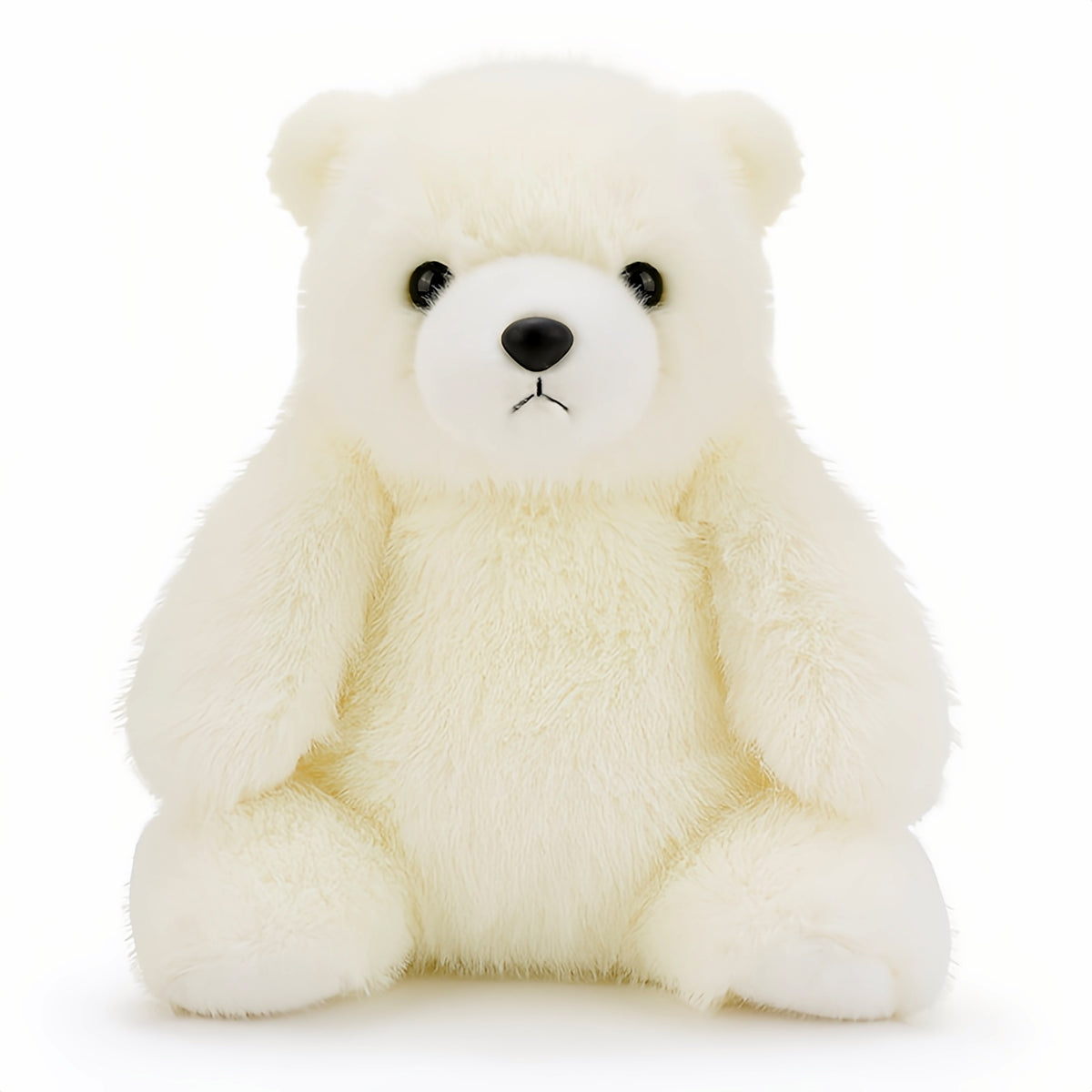 白背景にちょこんと座るゆるっとおすわりシロクマのぬいぐるみ、丸みのある体型と愛らしい顔立ち