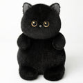 くりくりおめめのにゃんこ おすわり 黒猫 ぬいぐるみ 座り姿 正面 黄色い瞳とちょこんと座る愛らしいポーズ