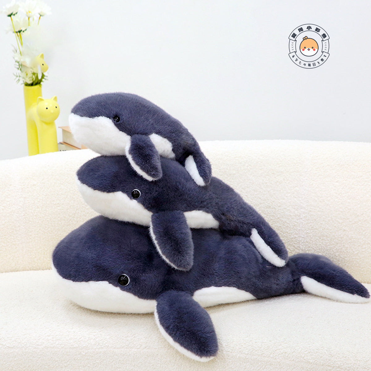 シロナガスクジラのぬいぐるみを並べたサイズ比較イメージ