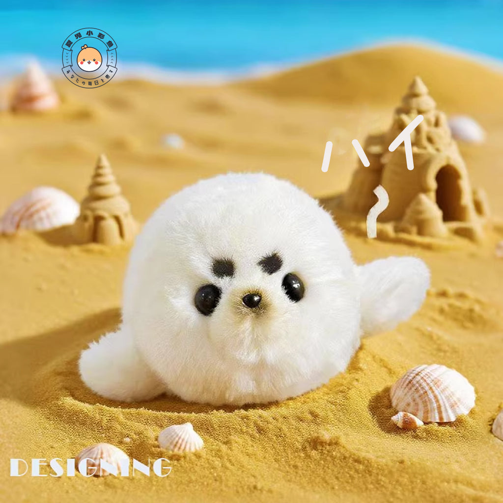かわいいアザラシのぬいぐるみ 海辺をイメージした正面デザイン
