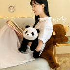 パンダのぬいぐるみをソファに置いたかわいいインテリアイメージ