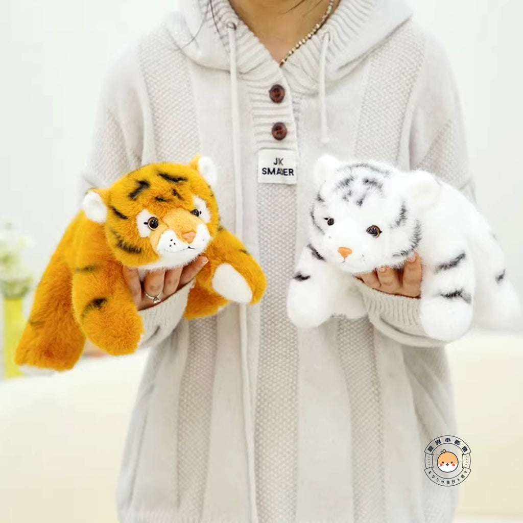 トラのぬいぐるみを抱いた大きさとデザインのイメージ